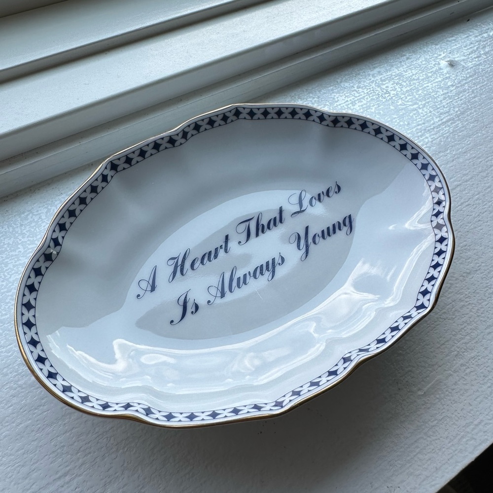 Mottahedeh - A Heart That Loves Is Always Young, Ring Tray 5.75"